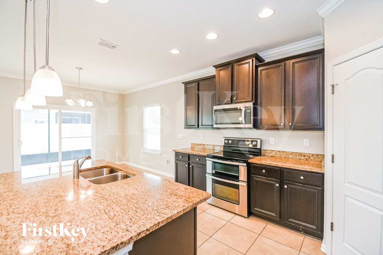 4025 Emilio Ln - Photo 5 of 15