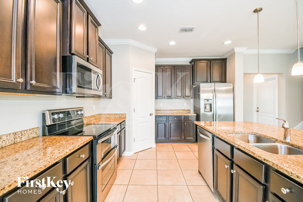 4025 Emilio Ln - Photo 6 of 15