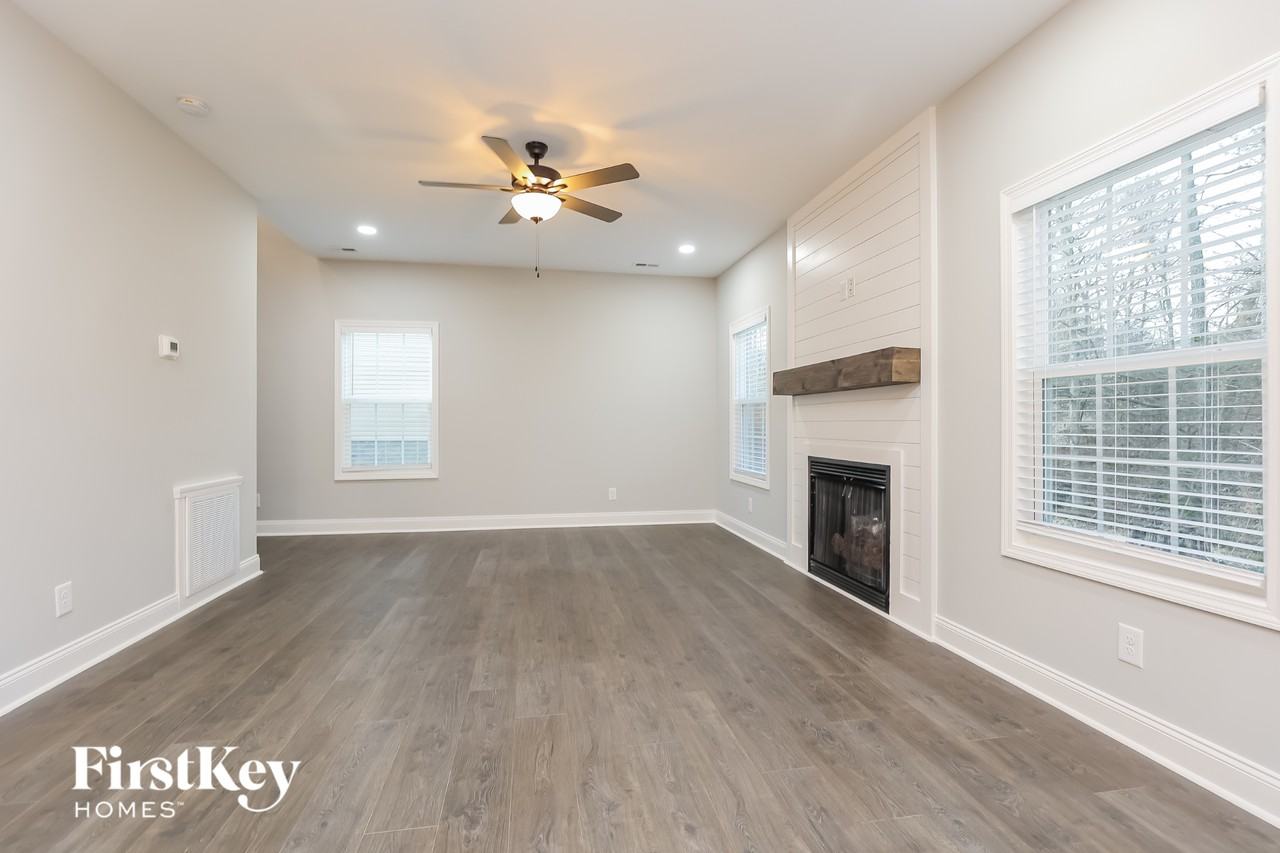 1098 Winesap Rd - Photo 2 of 13