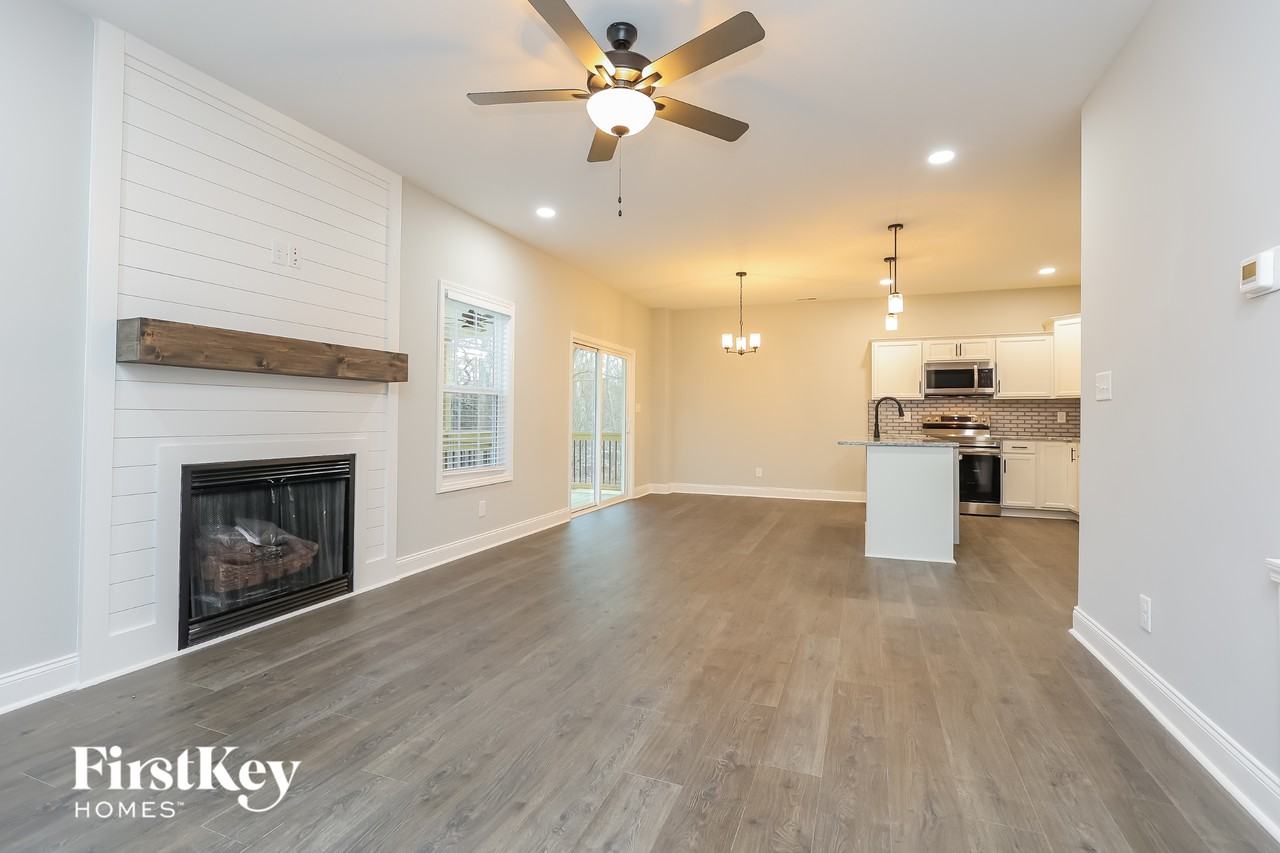 1098 Winesap Rd - Photo 3 of 13