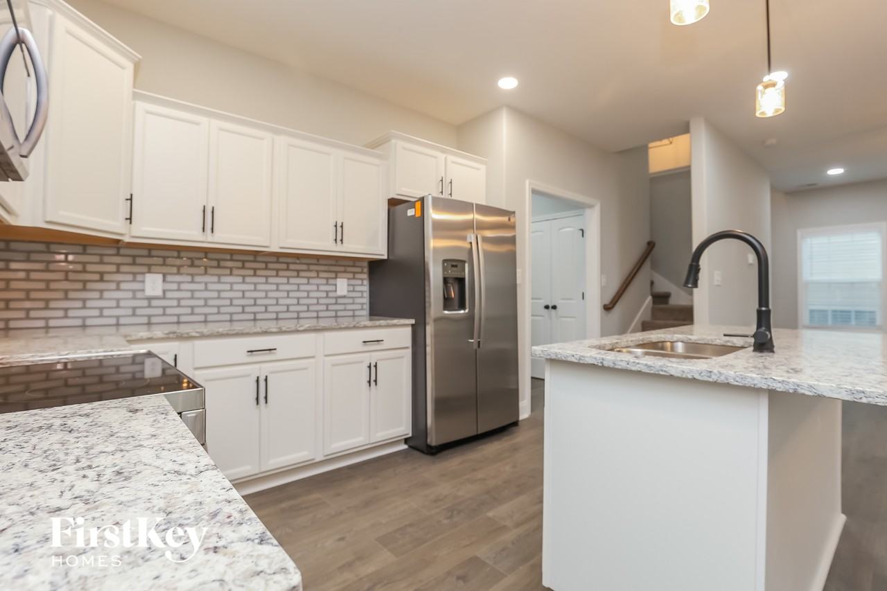 1098 Winesap Rd - Photo 7 of 13