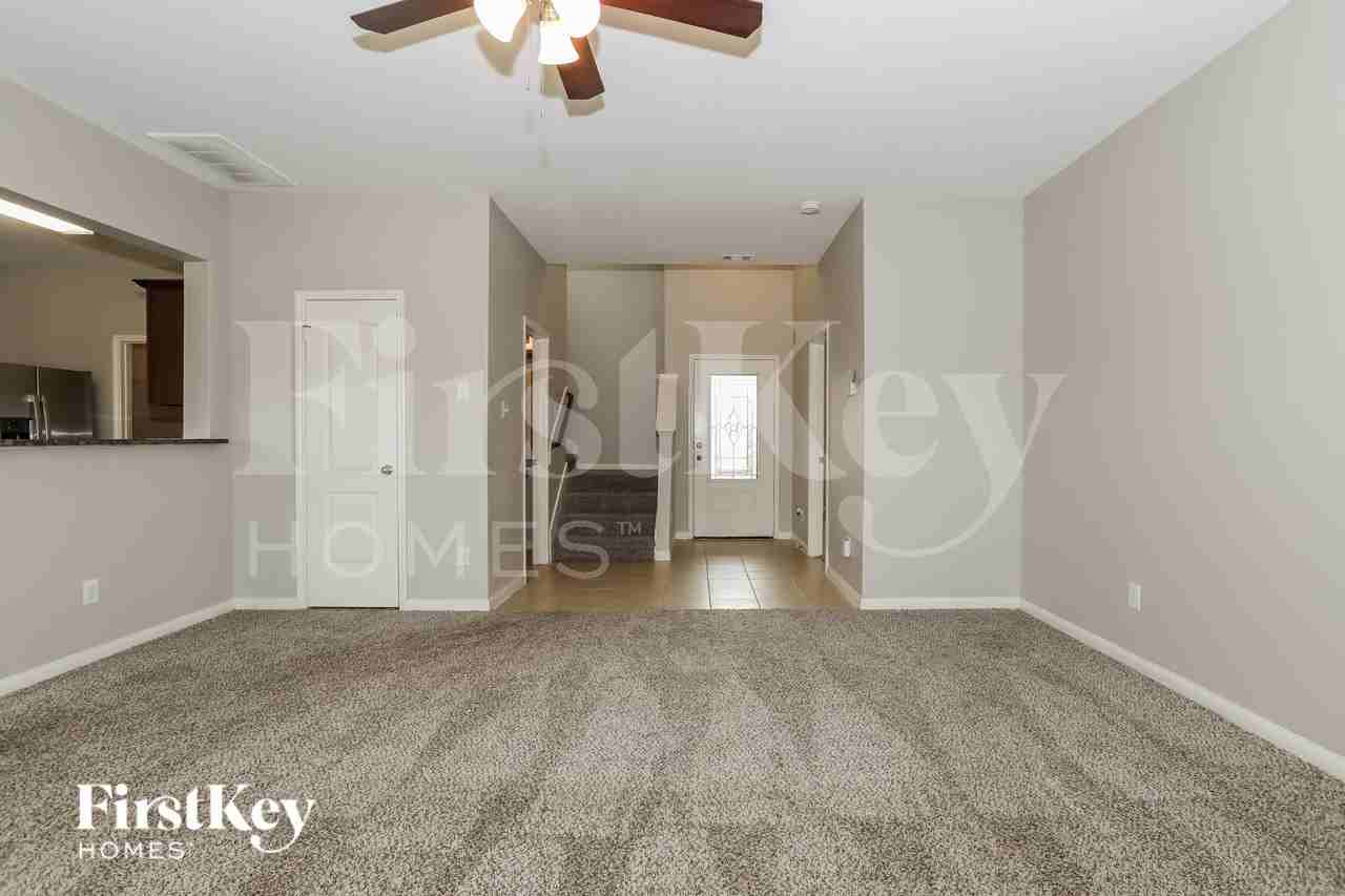 20718 Round Key Dr - Photo 2 of 15