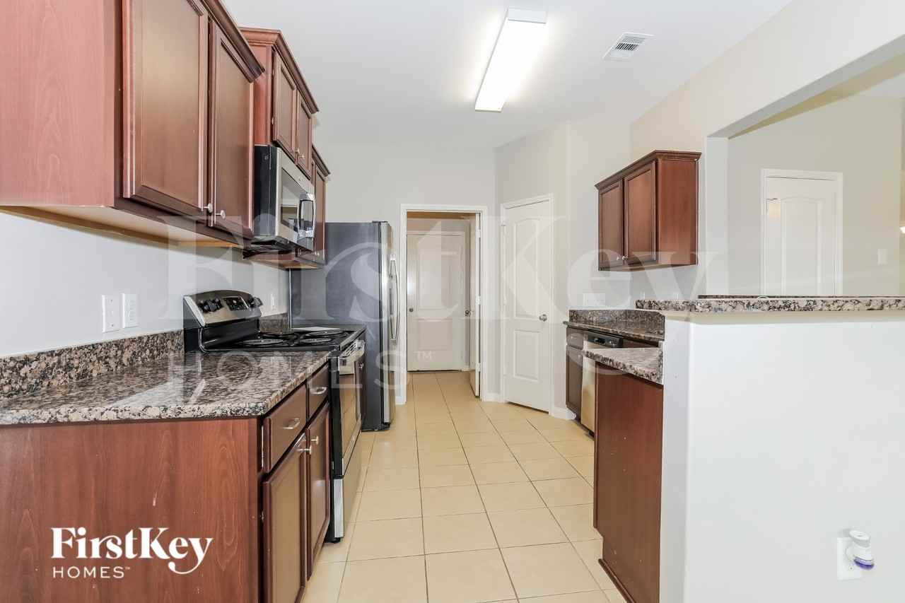 20718 Round Key Dr - Photo 6 of 15