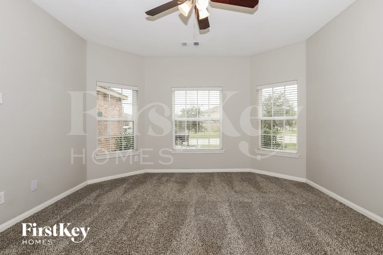 20718 Round Key Dr - Photo 7 of 15