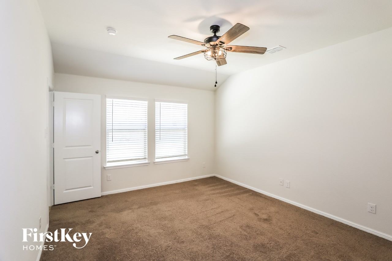 2205 Sadlers Creek Ln - Photo 7 of 15