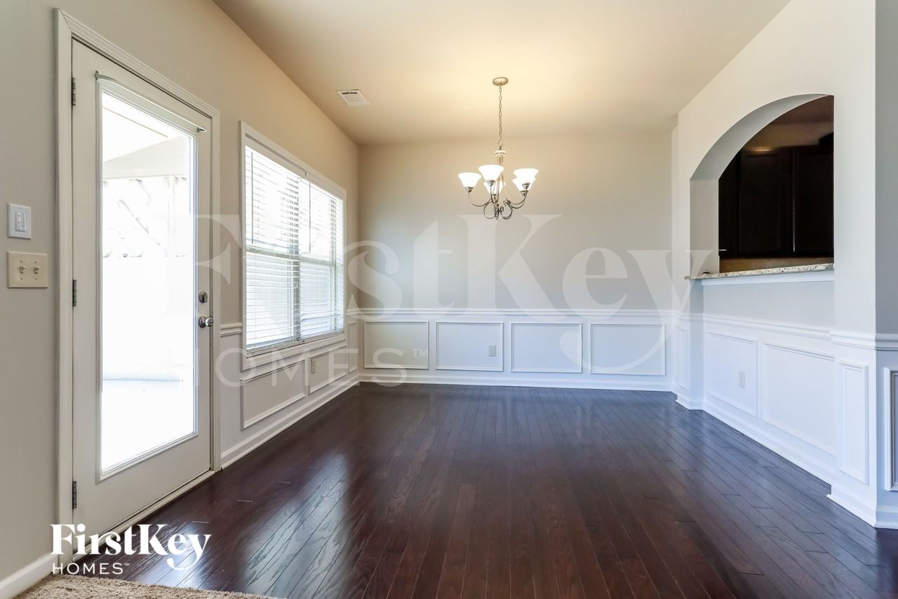 2202 Black Pebble Cir - Photo 3 of 15