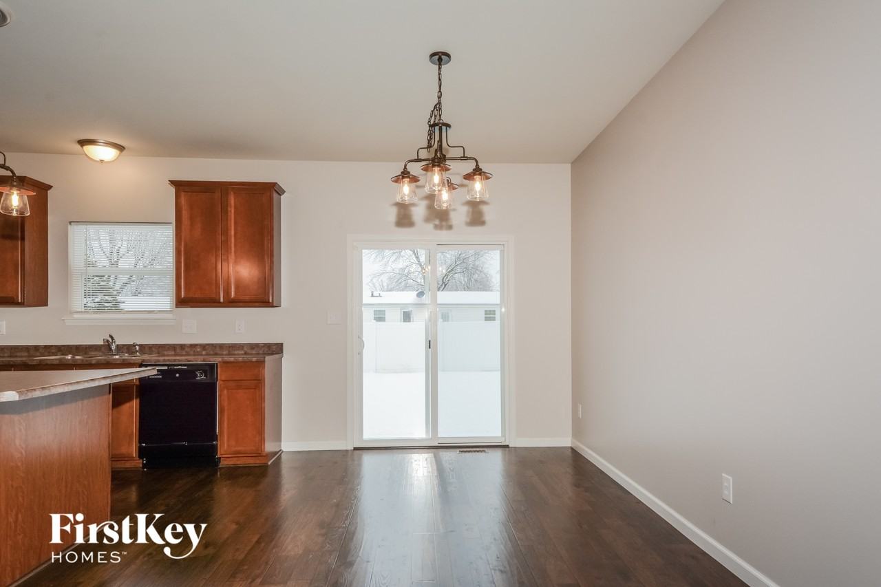 246 Wabash Woods Way - Photo 5 of 15