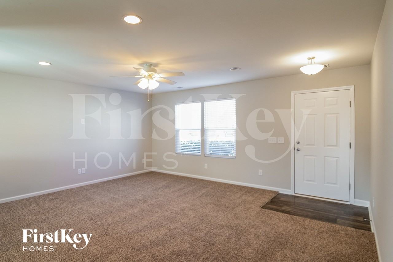 143 Rockingham Way - Photo 3 of 15