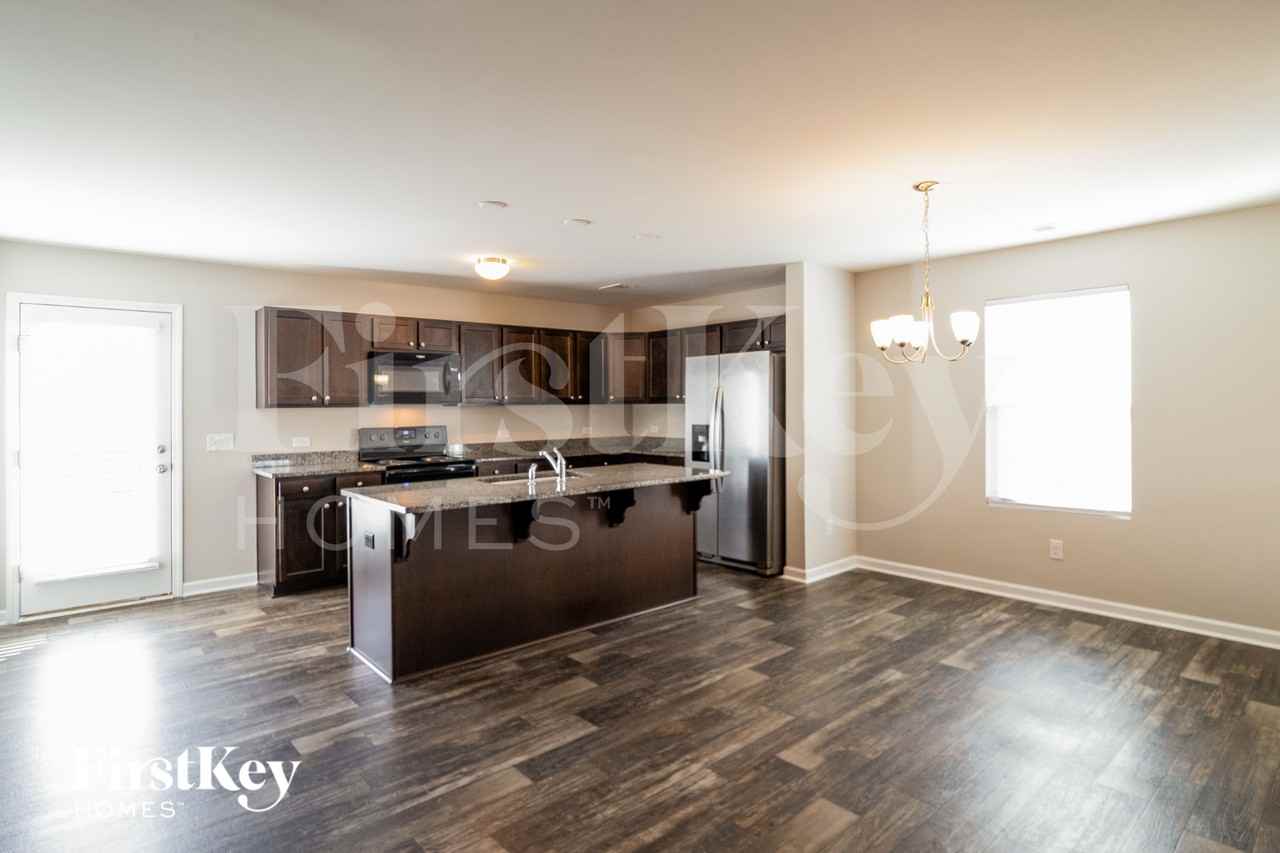 143 Rockingham Way - Photo 5 of 15