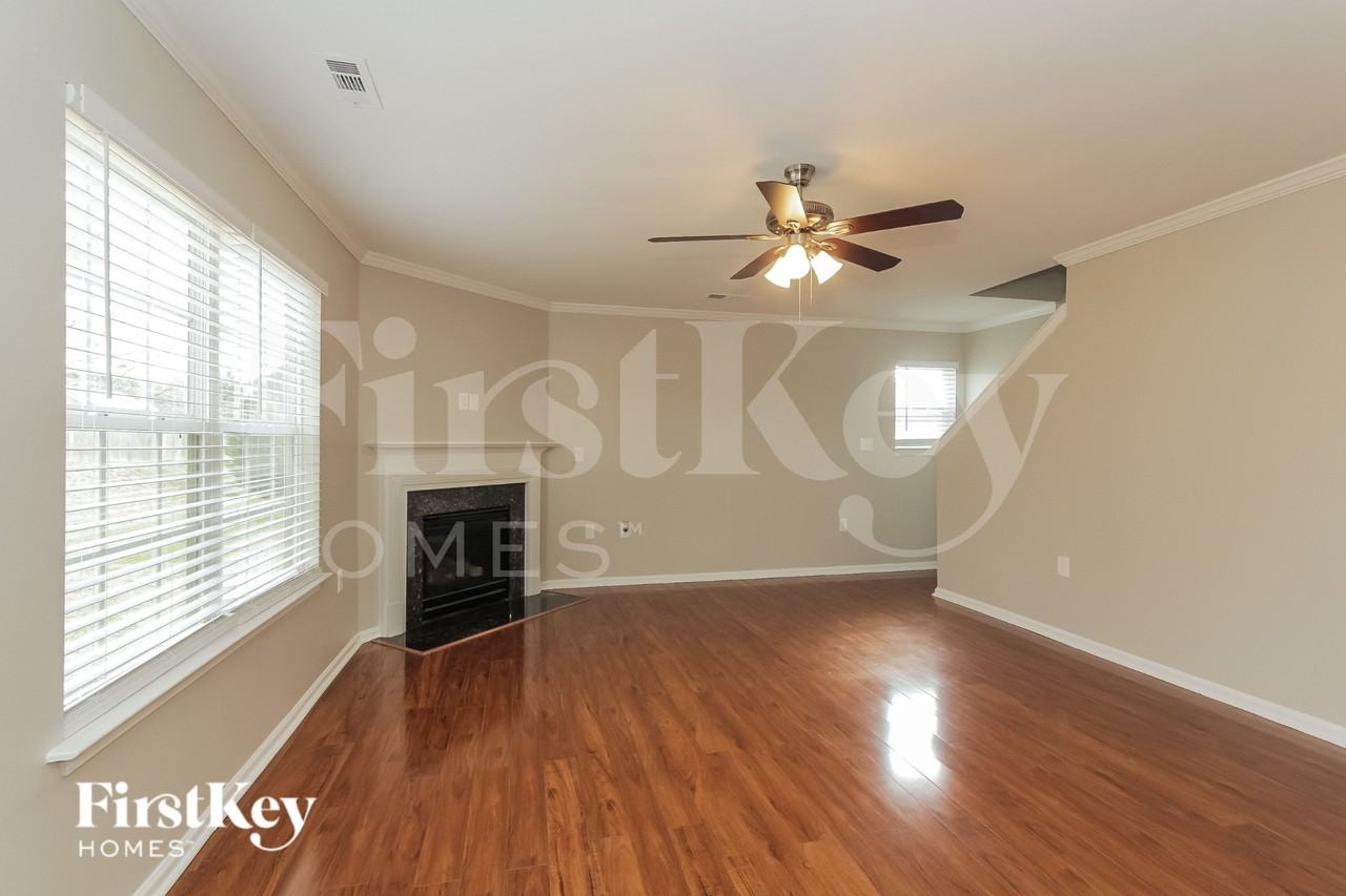 4538 Austin Dekota Dr - Photo 4 of 15