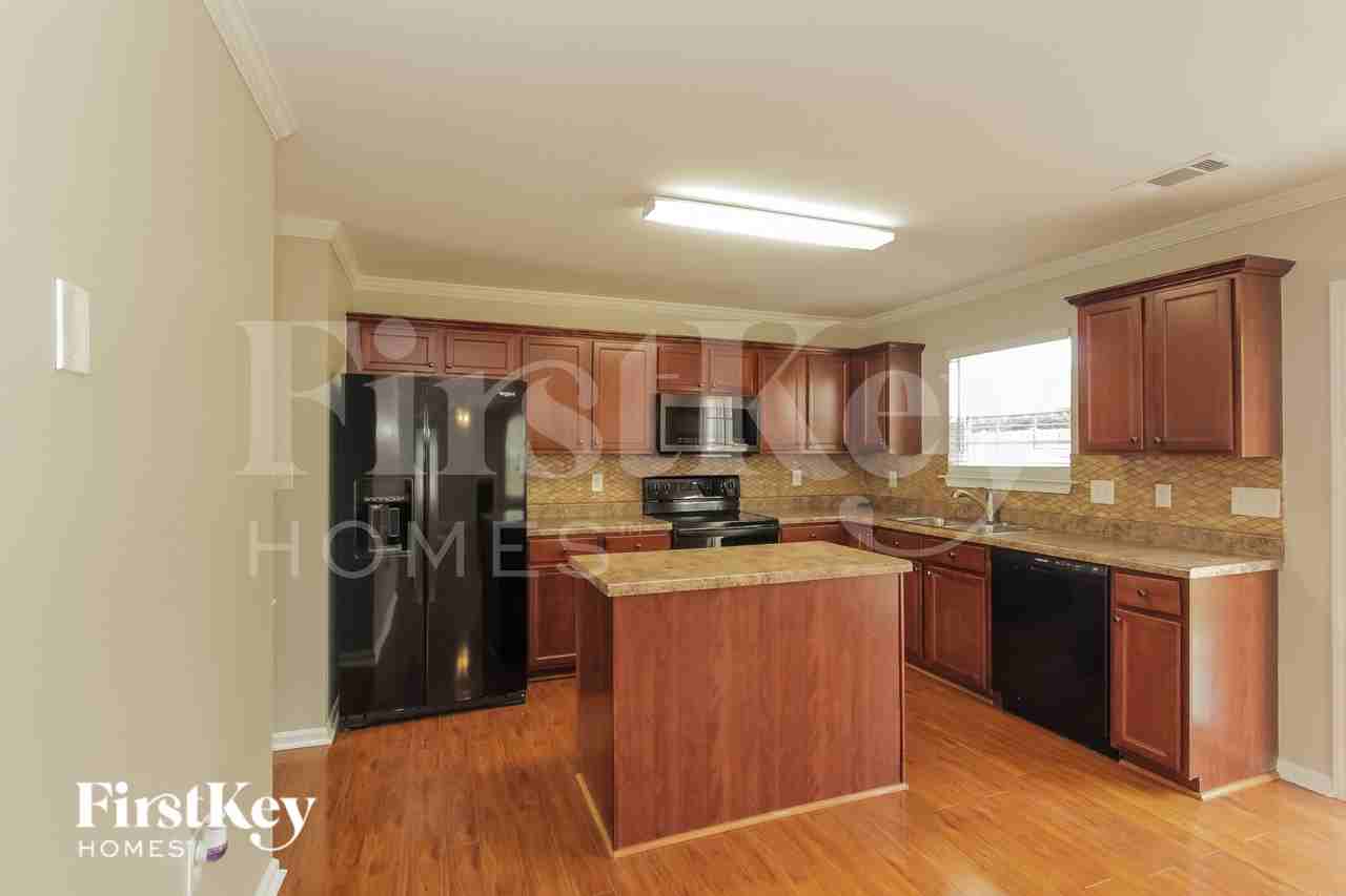 4538 Austin Dekota Dr - Photo 7 of 15