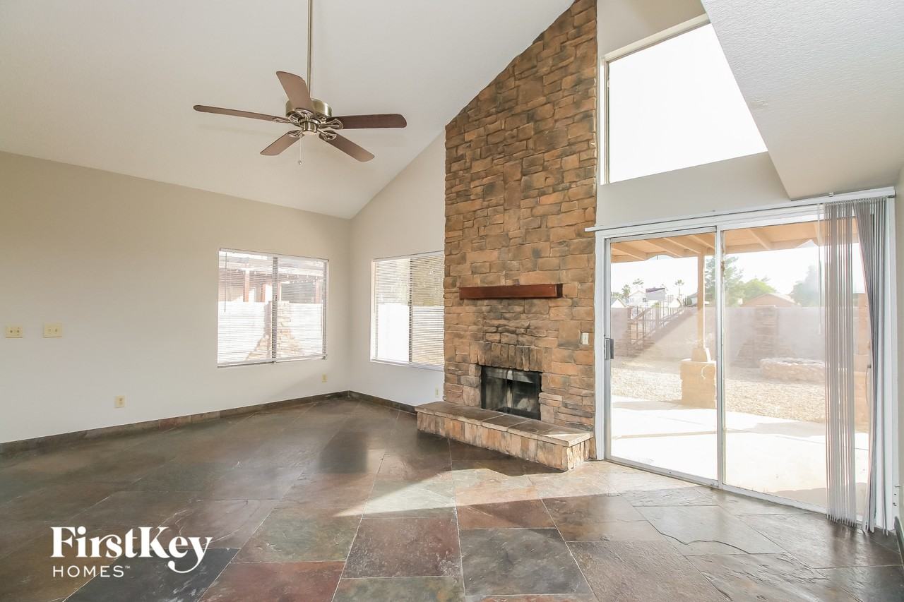 3941 W Denver St - Photo 3 of 15