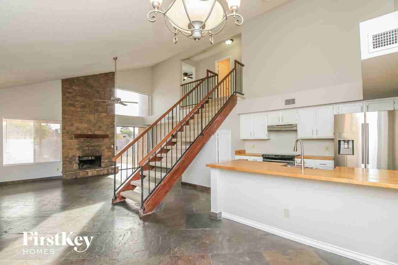 3941 W Denver St - Photo 5 of 15