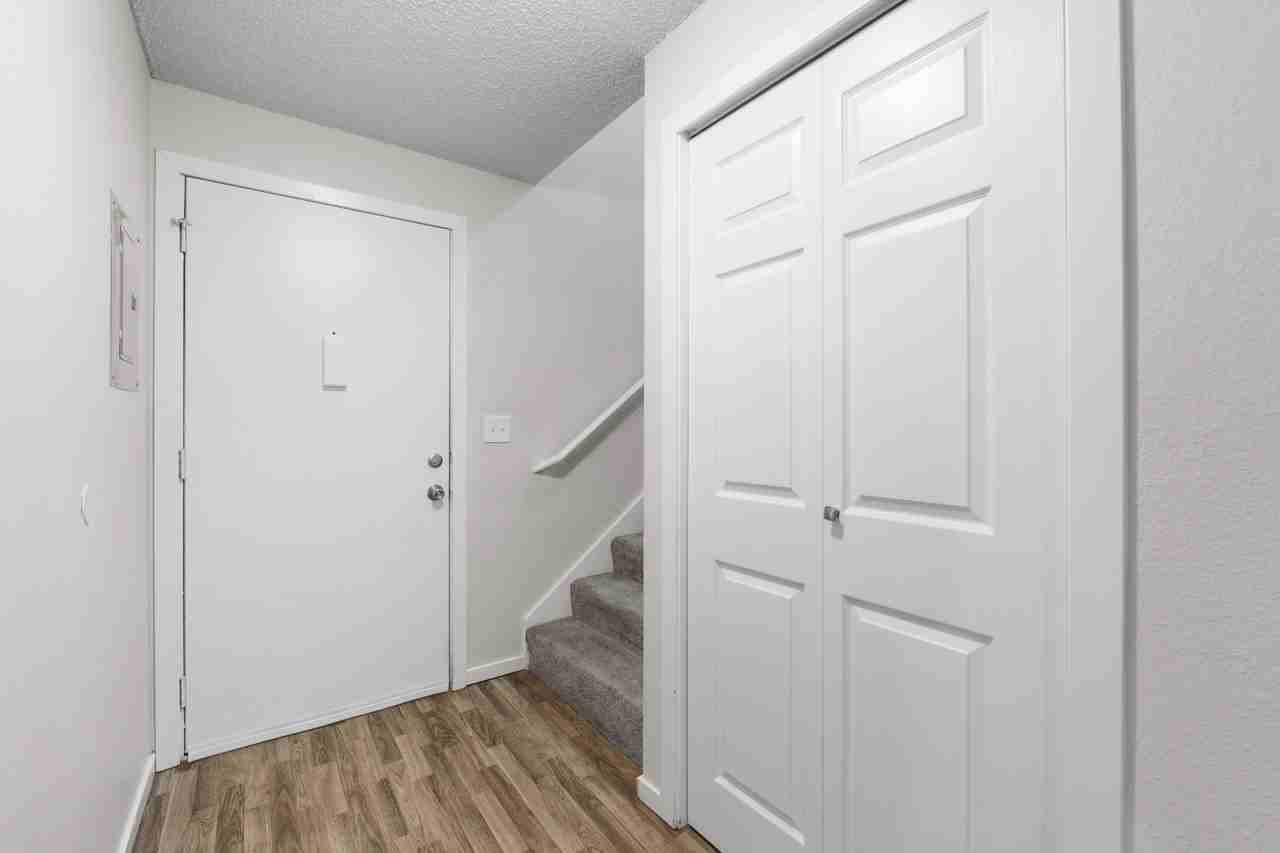 4334 S Puget Sound Ave #2 - Photo 5 of 31