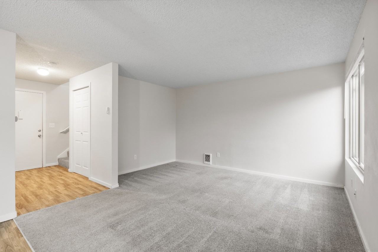 4334 S Puget Sound Ave #2 - Photo 7 of 31