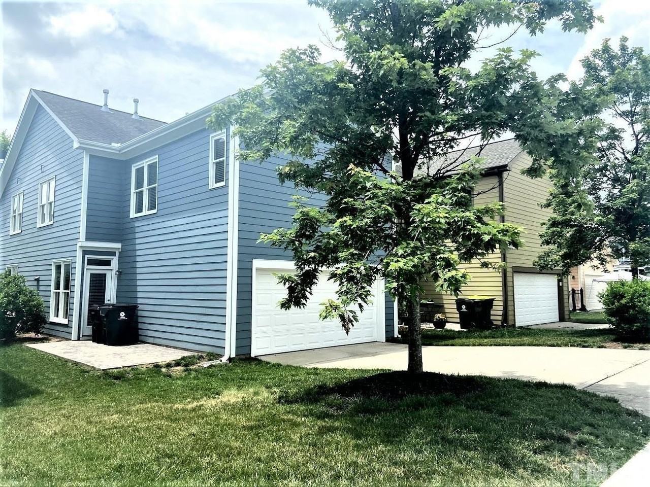 1009 Circandian Ct - Photo 2 of 15