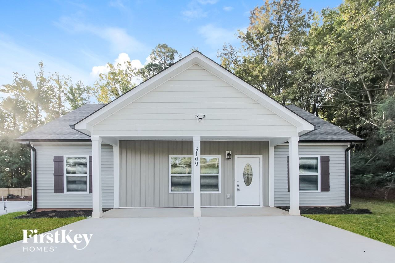 5109 Tuckaseegee Rd - Photo 2 of 15