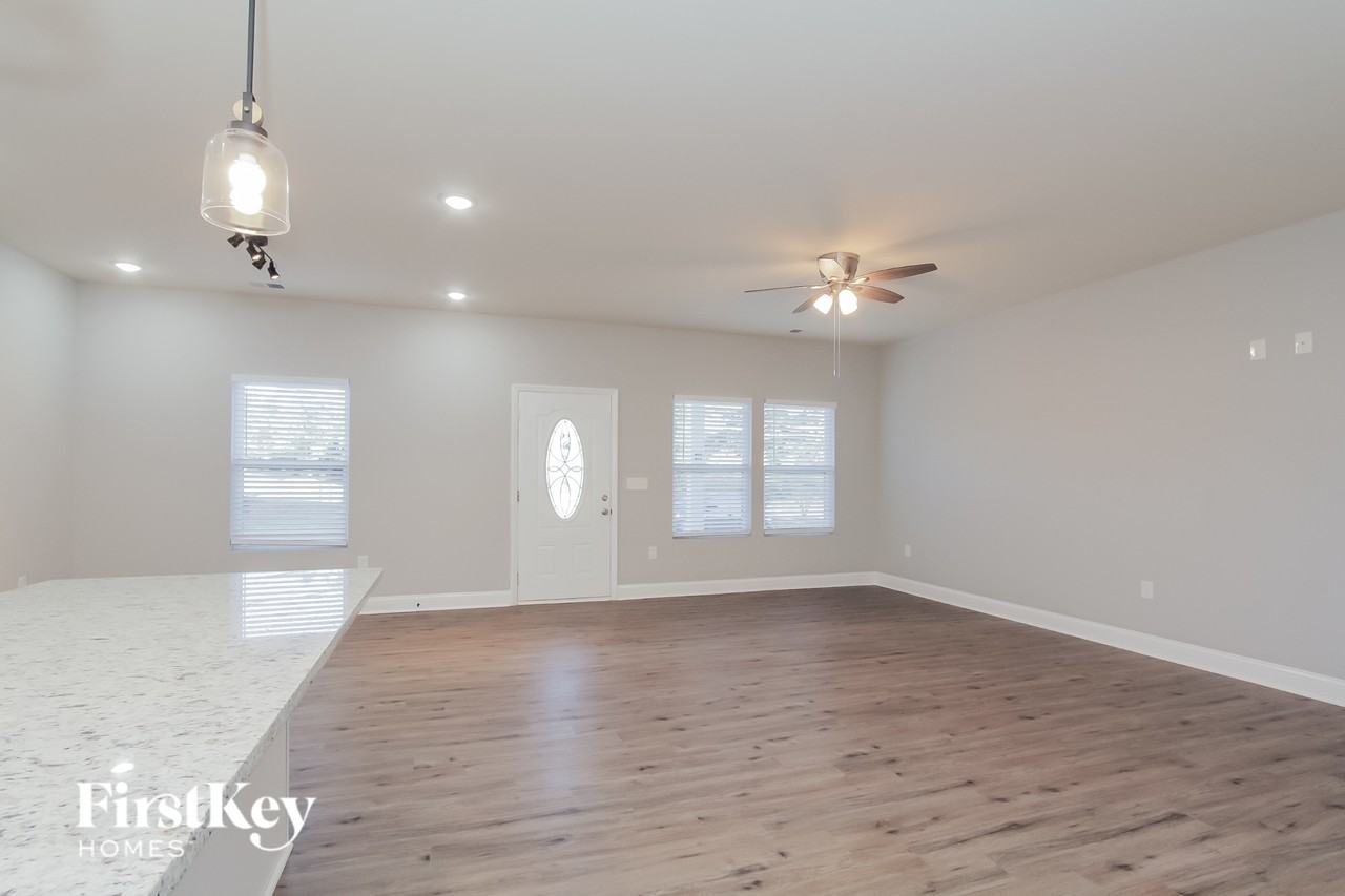 5109 Tuckaseegee Rd - Photo 3 of 15