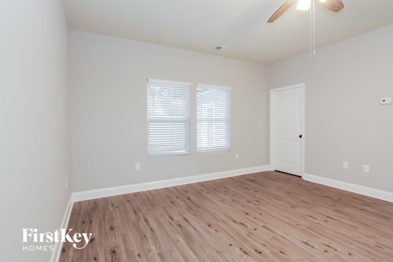 5109 Tuckaseegee Rd - Photo 7 of 15