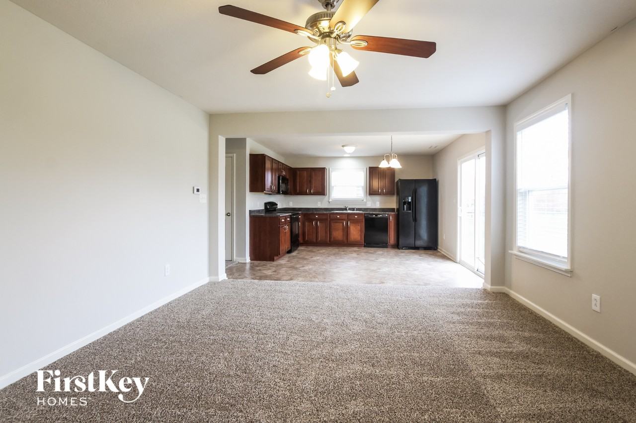 3823 Indigo Blue Blvd - Photo 5 of 15