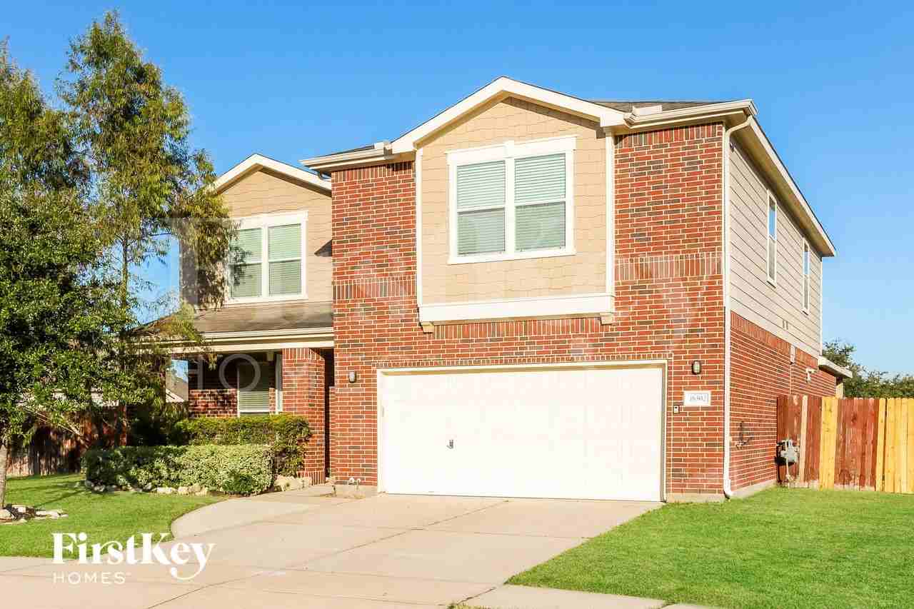 16302 Stable Manor Ln - Photo 2 of 15