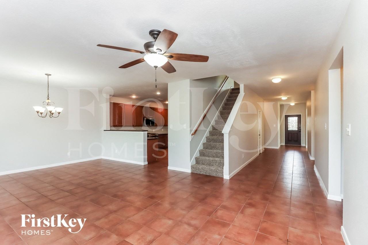 16302 Stable Manor Ln - Photo 3 of 15