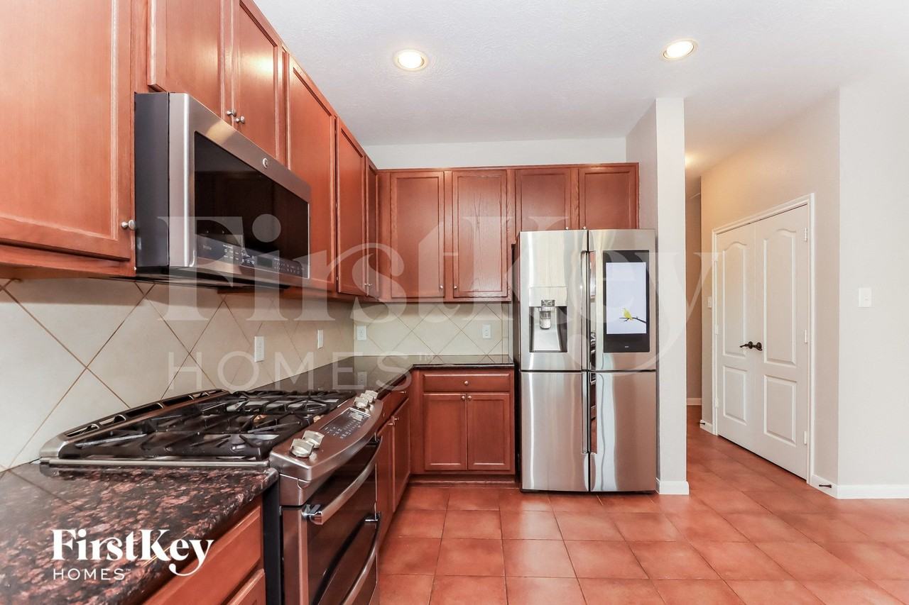 16302 Stable Manor Ln - Photo 6 of 15