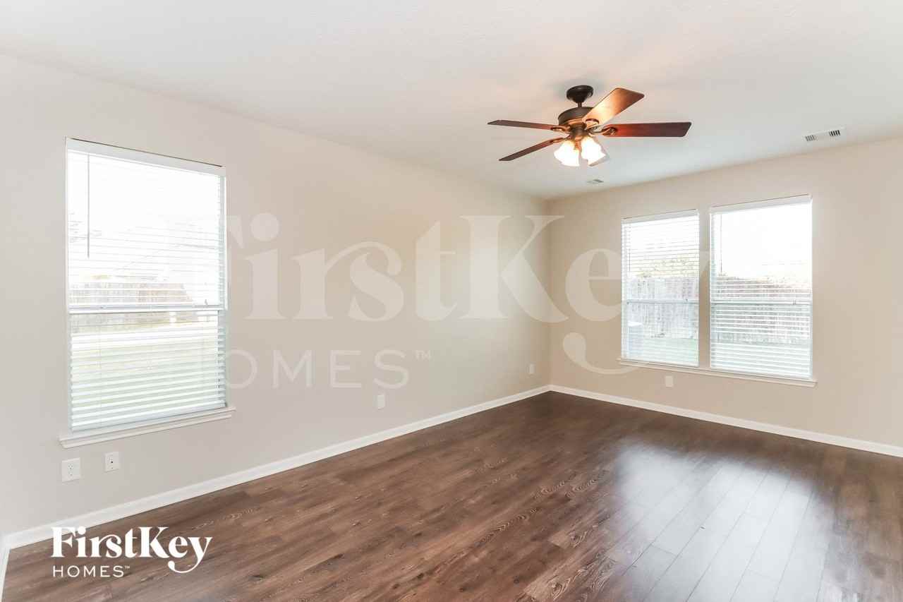 16302 Stable Manor Ln - Photo 7 of 15