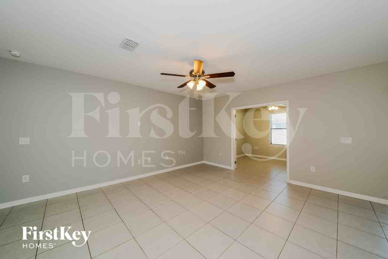 3911 Willow Walk Dr - Photo 3 of 15