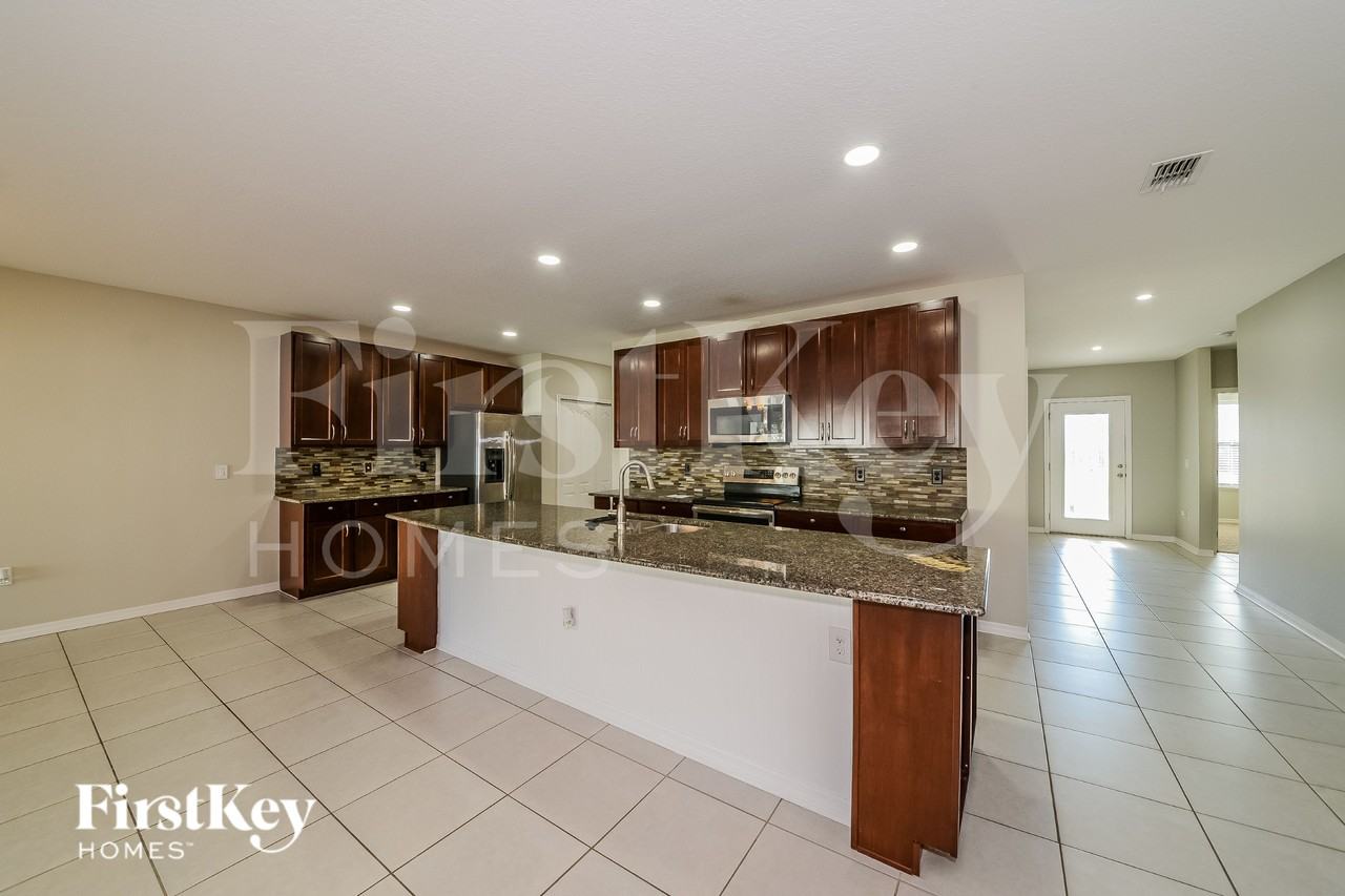 3911 Willow Walk Dr - Photo 4 of 15