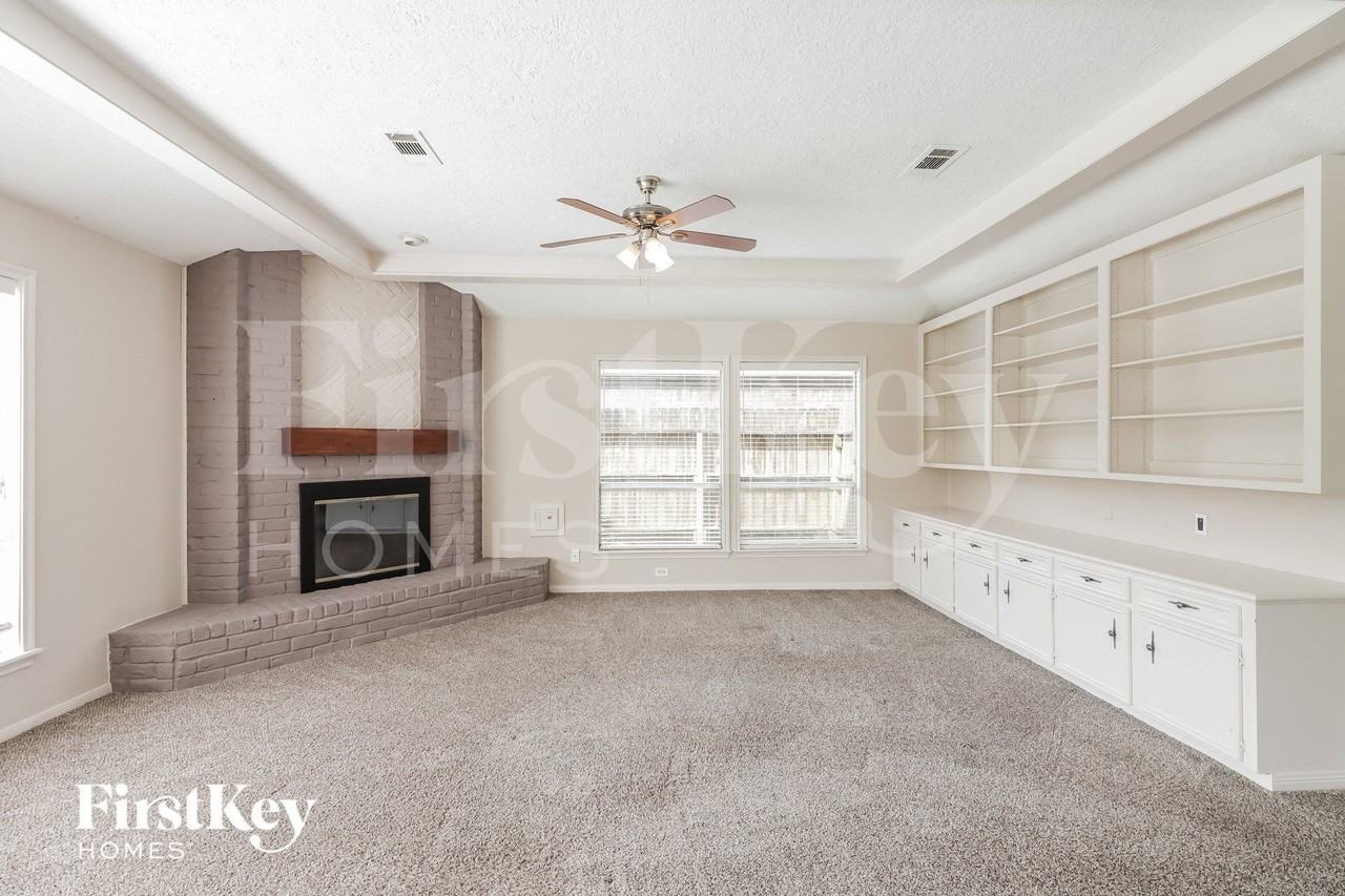 1403 Diana Ct - Photo 5 of 15