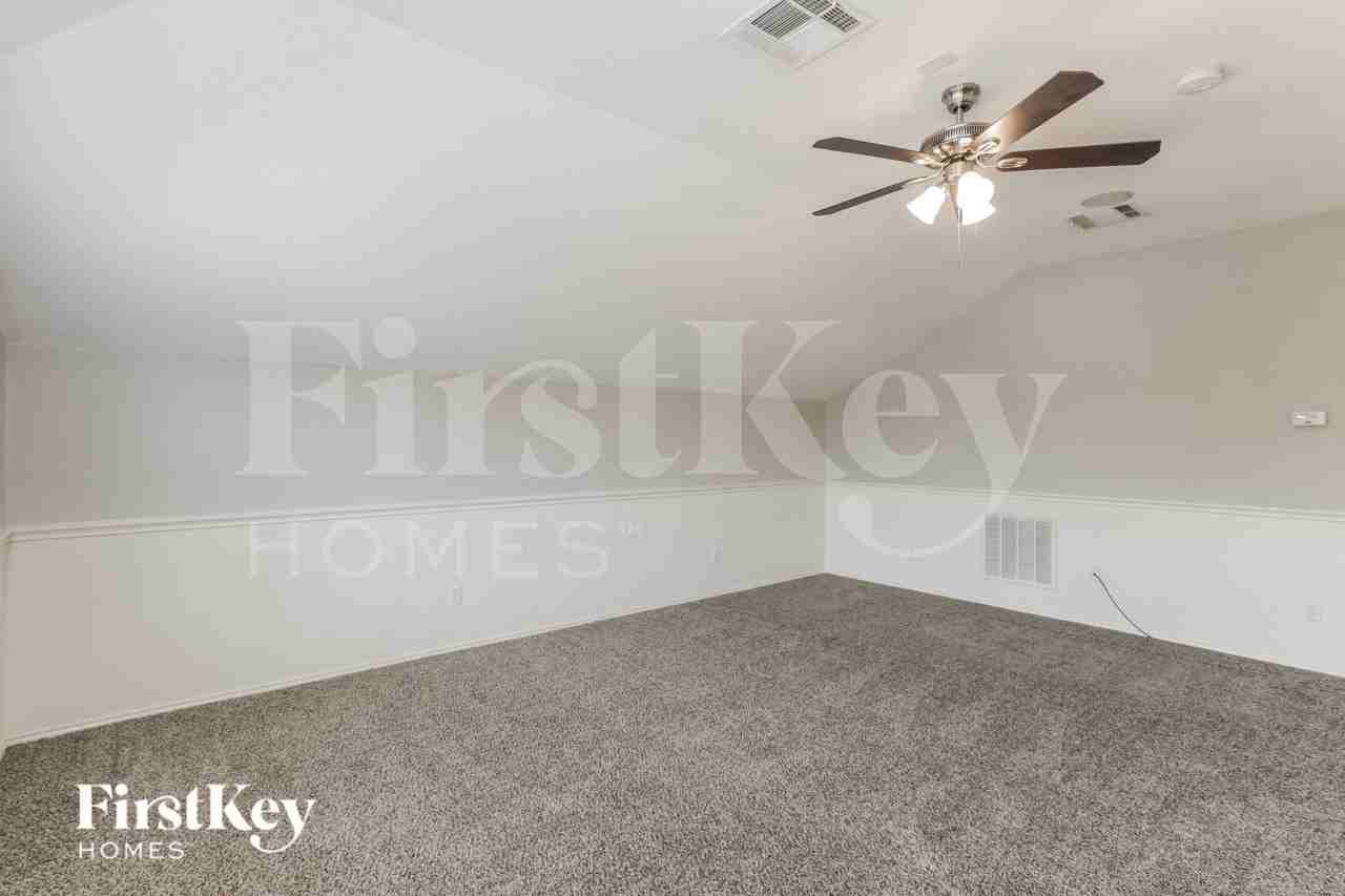 631 Magnolia Ln - Photo 7 of 16