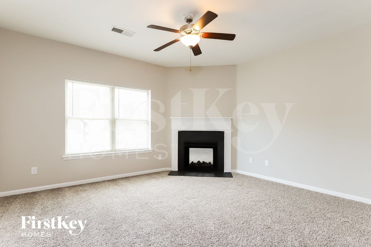 777 Grenier Ter - Photo 3 of 15