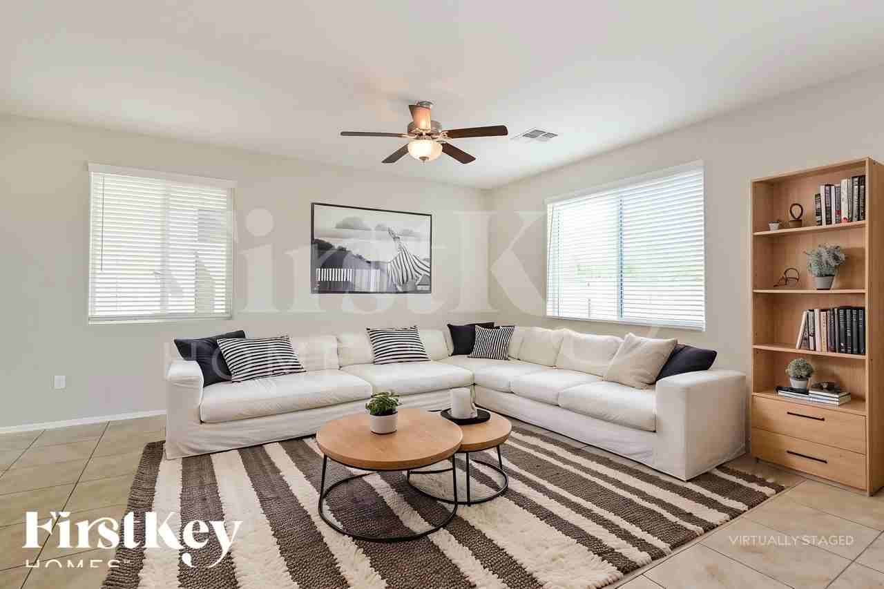 2822 N Fair Oaks Ave - Photo 4 of 18