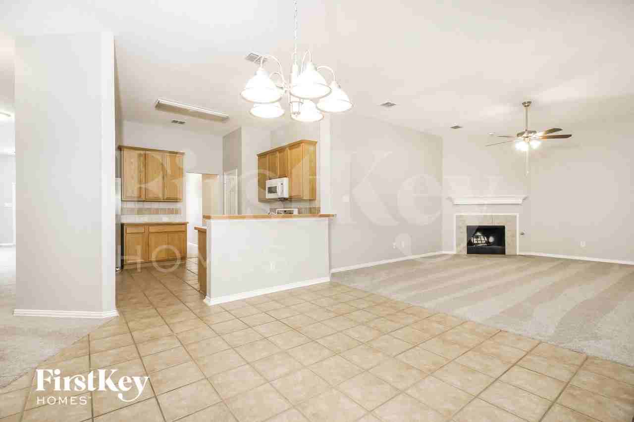 8 Willowstone Ct - Photo 4 of 15