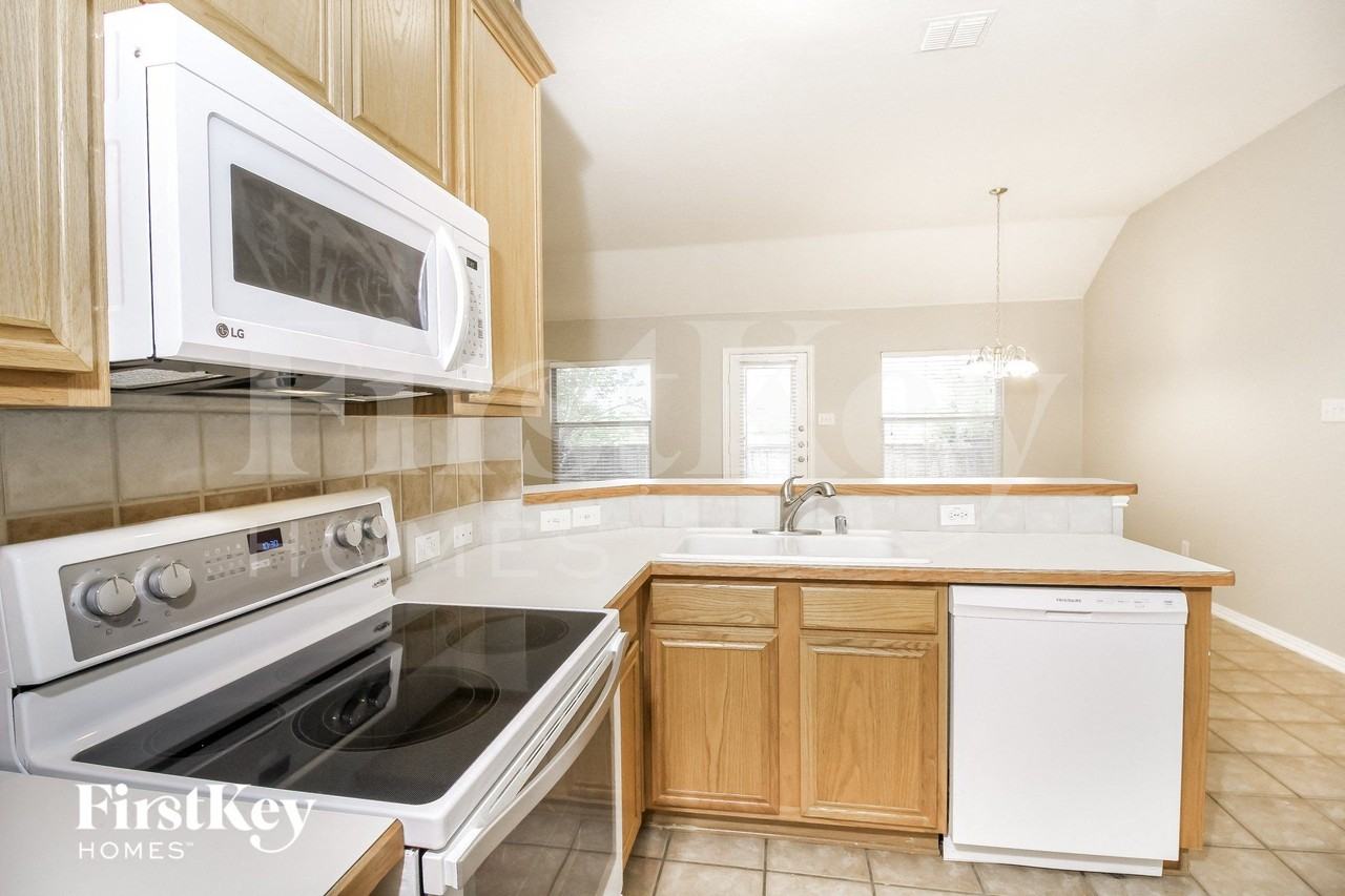 8 Willowstone Ct - Photo 6 of 15