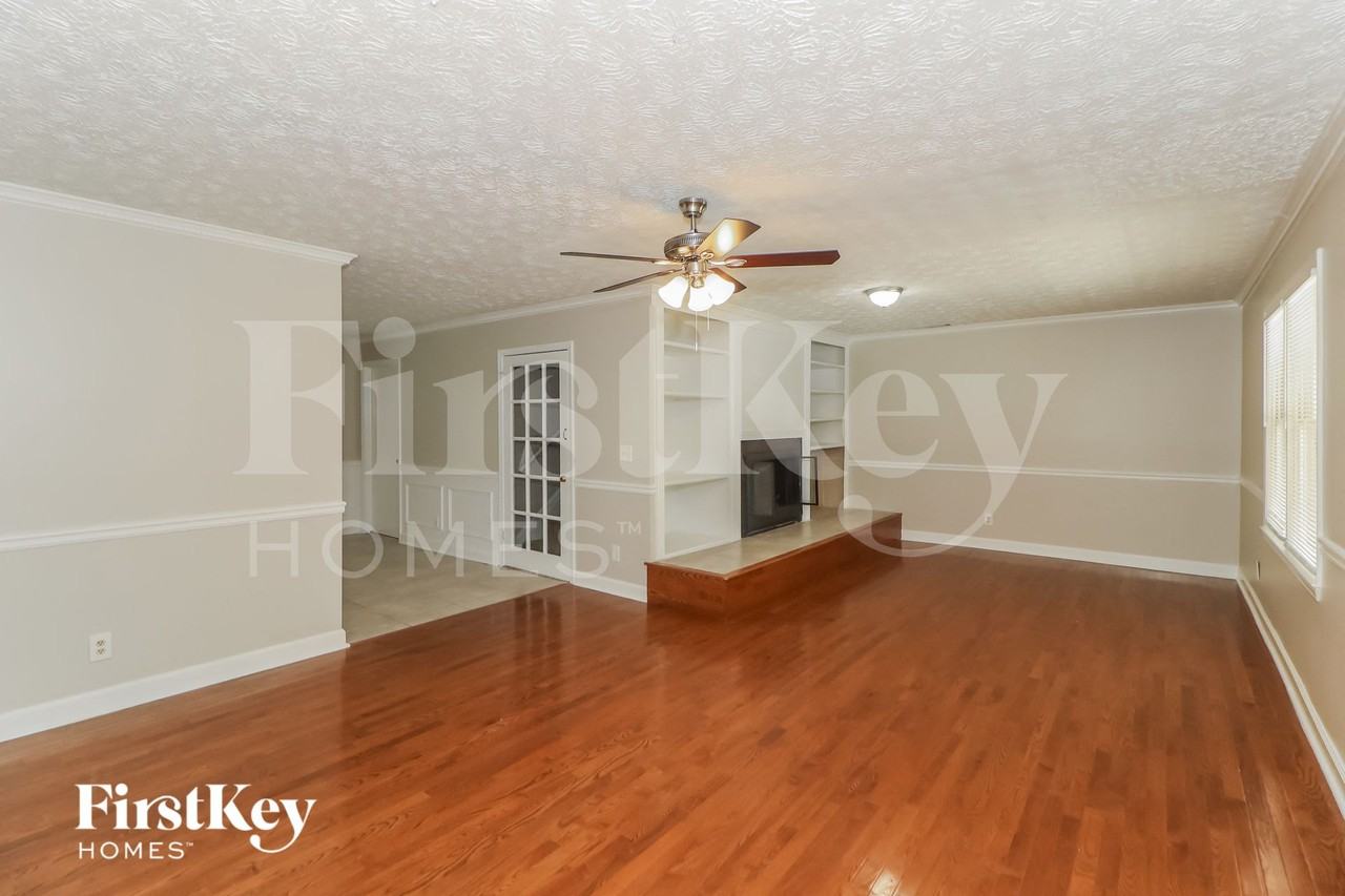 2671 Pine Log Way - Photo 3 of 15