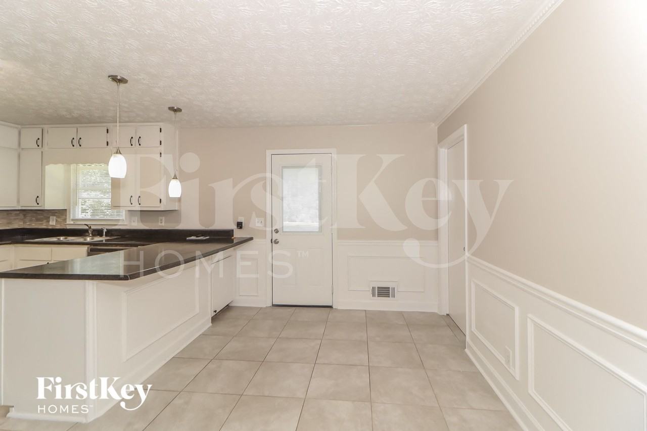 2671 Pine Log Way - Photo 5 of 15