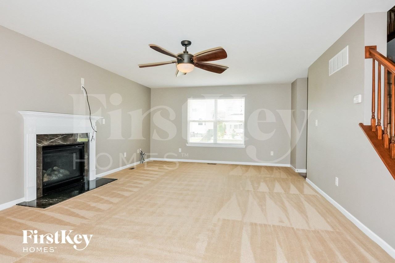 229 Greengate Dr - Photo 3 of 15