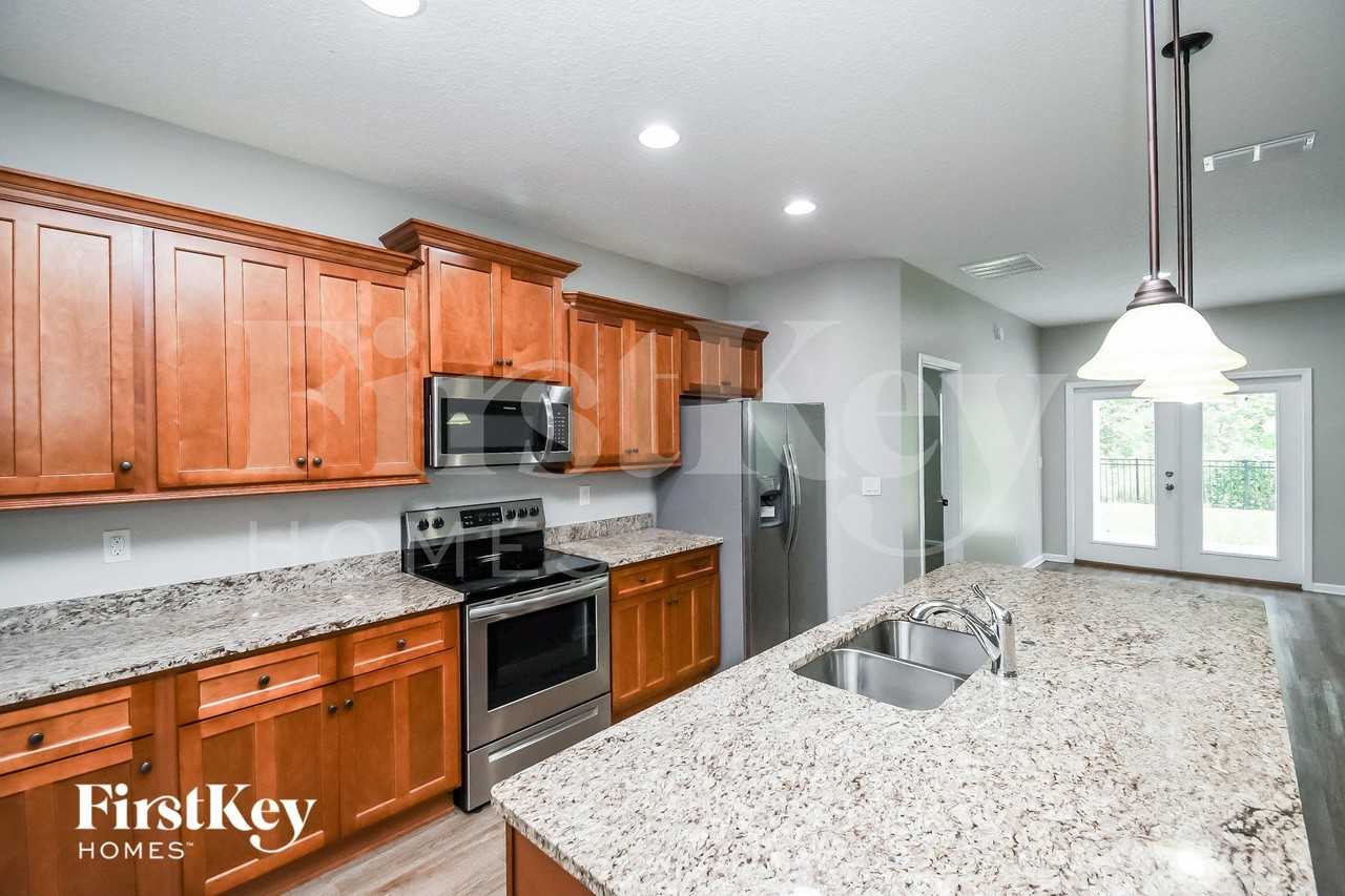 388 Gillespie Gardens Dr - Photo 7 of 15