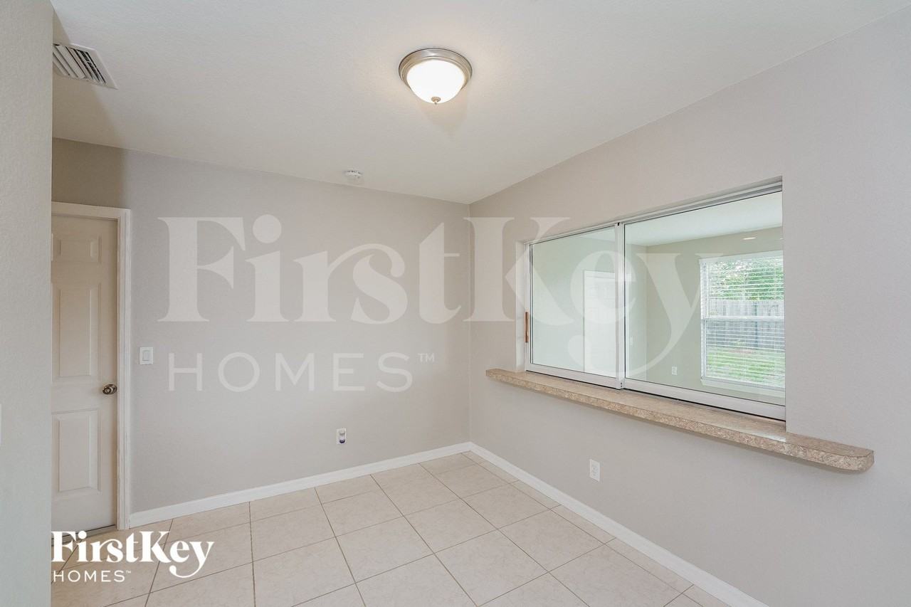 21426 Glendale Ave - Photo 4 of 15