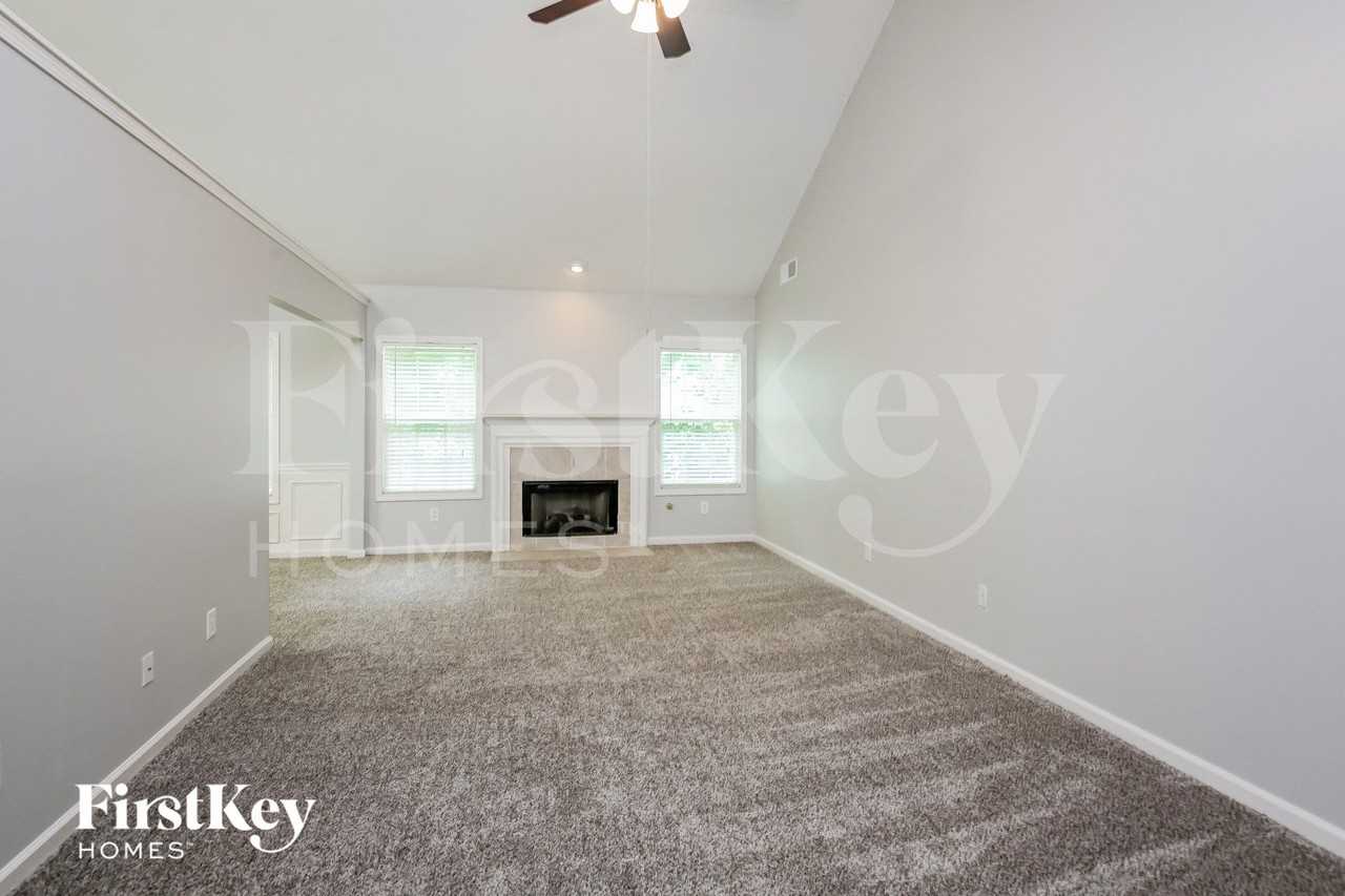 7336 Litany Ct - Photo 2 of 15