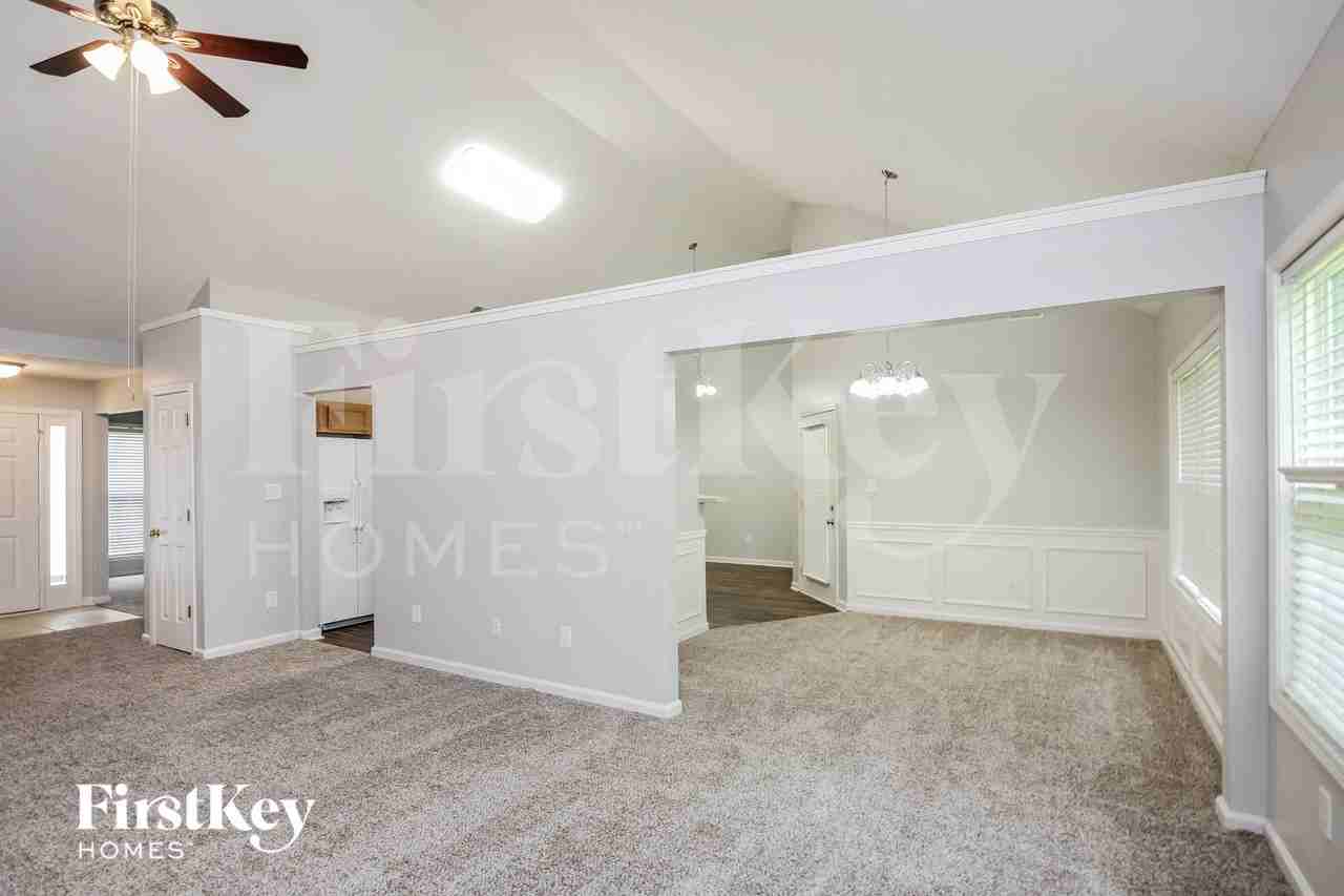 7336 Litany Ct - Photo 5 of 15