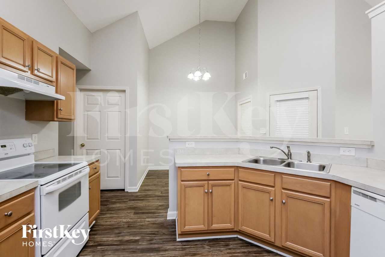 7336 Litany Ct - Photo 6 of 15