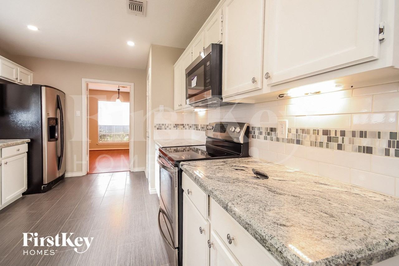 19810 Hoppers Creek Dr - Photo 6 of 15