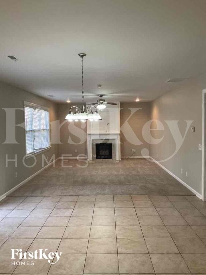 670 Golden Meadow Dr - Photo 3 of 19