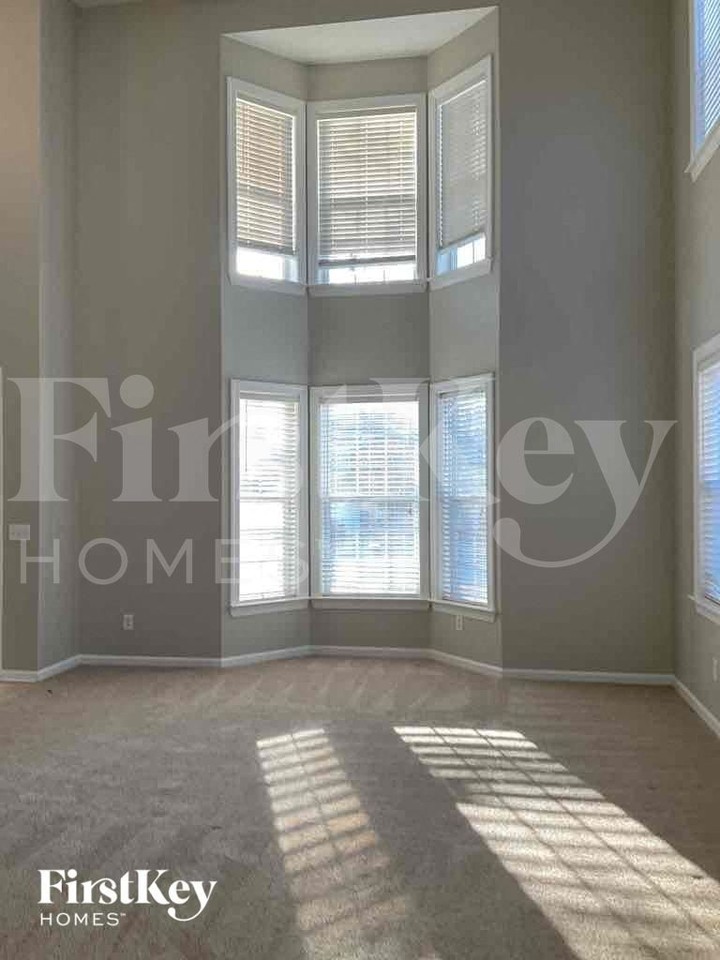 670 Golden Meadow Dr - Photo 6 of 19