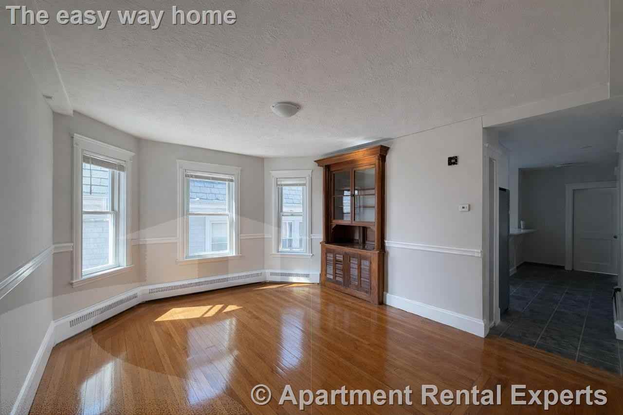 441 Broadway #2 - Photo 4 of 13