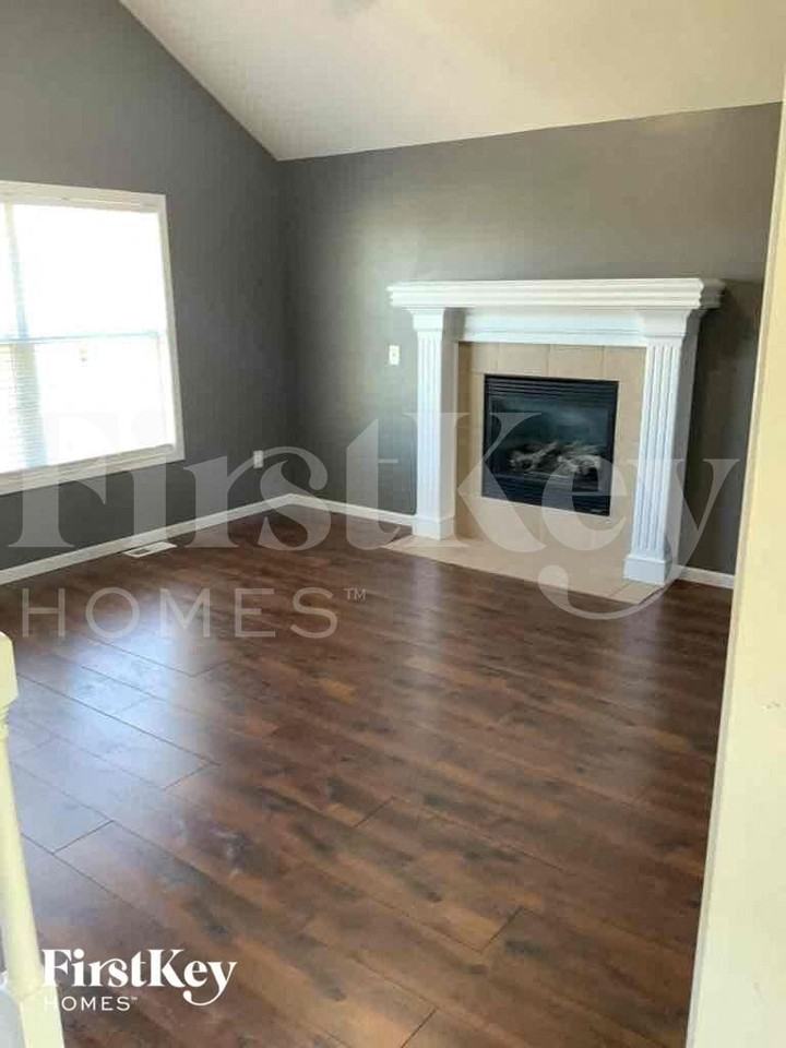 7719 E 165th St - Photo 3 of 10