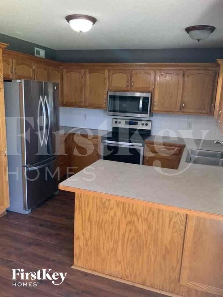 7719 E 165th St - Photo 4 of 10